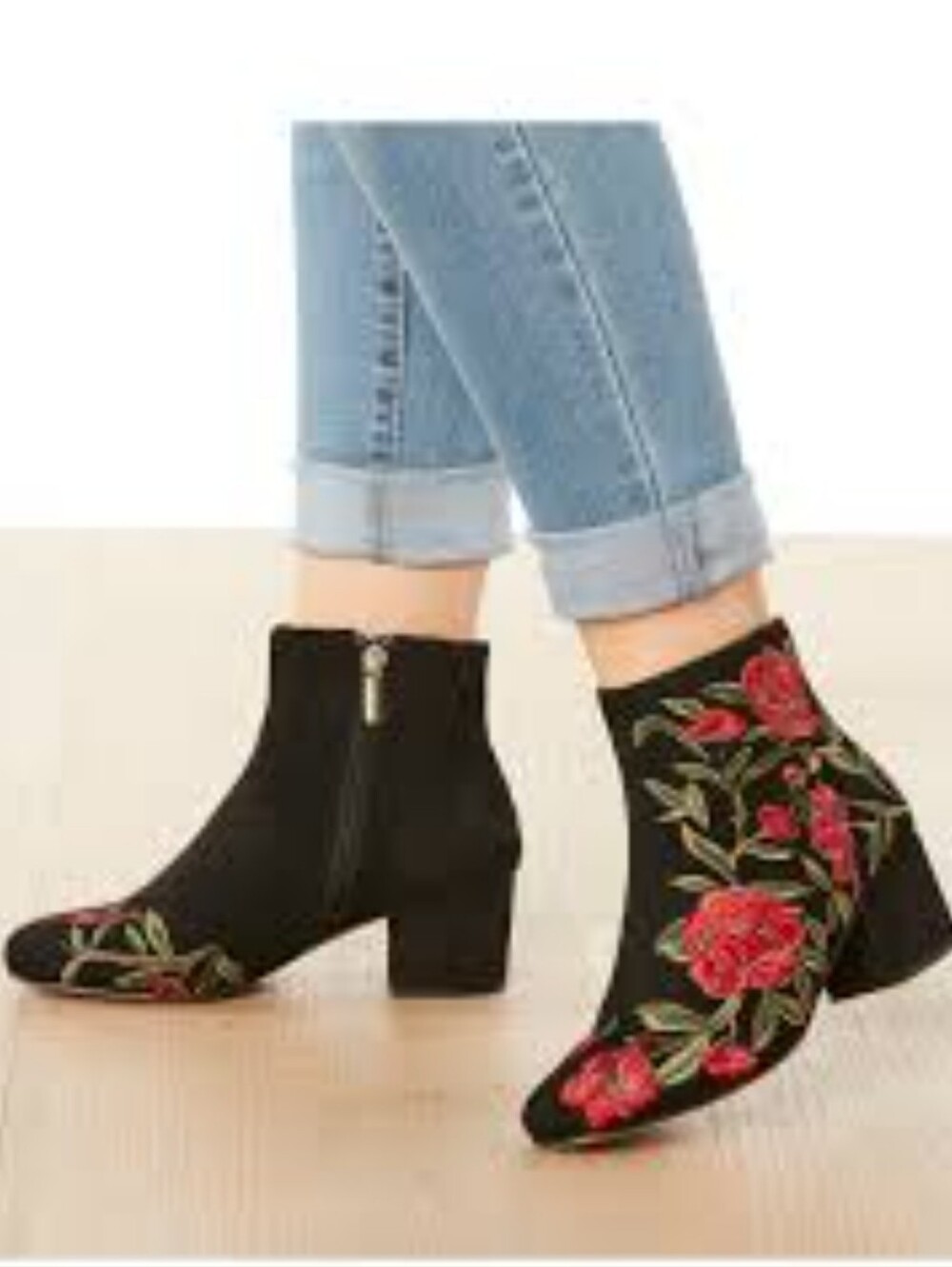 COMFORT VIEW THE SIDNEY BOOTIE. BLACK ROSES RED EMBROIDERY. SZ 12W.  NEWER